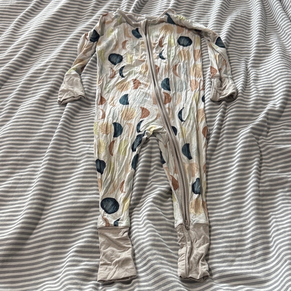 Little Sleepies Luna Neutral Zippy